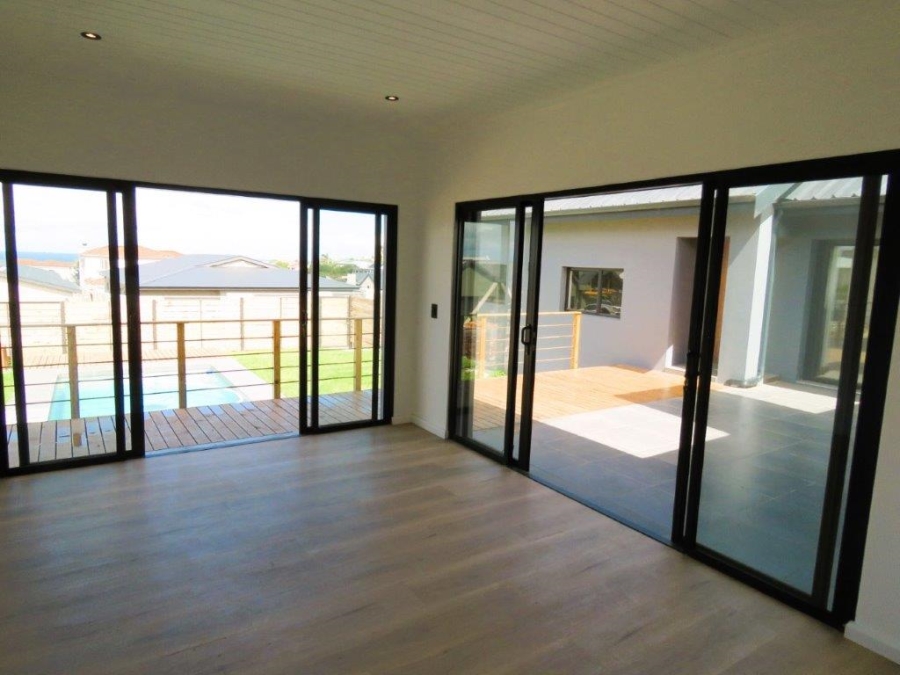 3 Bedroom Property for Sale in Bowtie Western Cape